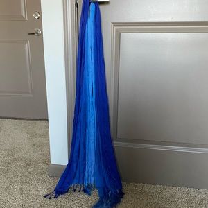 Blue and light blue scarf